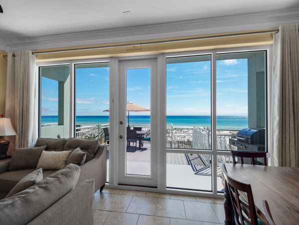 Beachfront Luxury: Stunning 4-Bedroom, 3-Bath Condo with Breathtaking Gulf Views