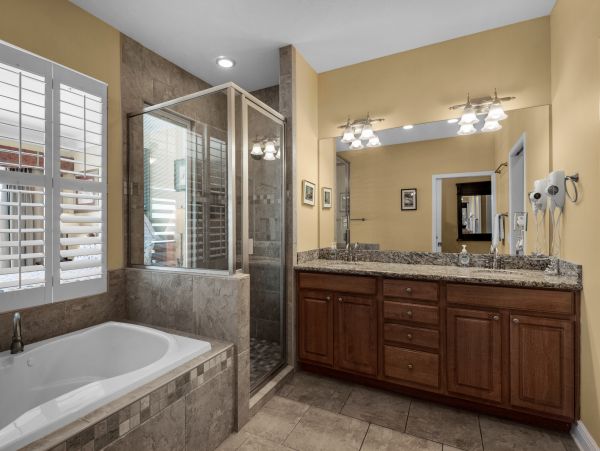 Beachfront Luxury: Stunning 4-Bedroom, 3-Bath Condo with Breathtaking Gulf Views