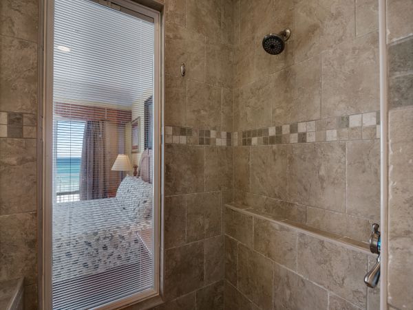 Beachfront Luxury: Stunning 4-Bedroom, 3-Bath Condo with Breathtaking Gulf Views