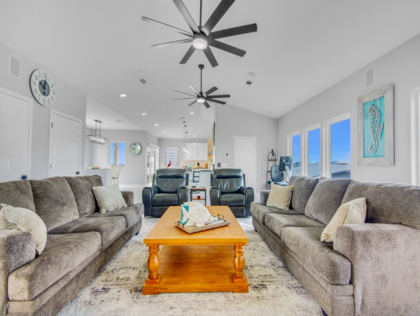 Four Bedroom-2 baths home with spectacular gulf views 2 blocks to the beach