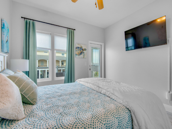 Four Bedroom-2 baths home with spectacular gulf views 2 blocks to the beach