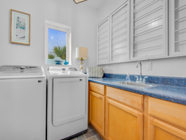 Four Bedroom-2 baths home with spectacular gulf views 2 blocks to the beach