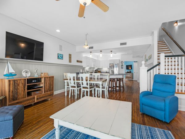 Beachfront Bliss on Pensacola Beach: Spacious 4-Bedroom Condo with Stunning Gulf Views