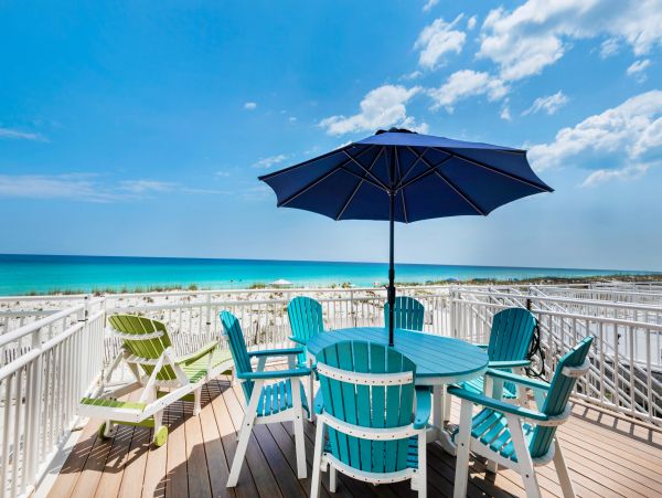 Beachfront Bliss on Pensacola Beach: Spacious 4-Bedroom Condo with Stunning Gulf Views