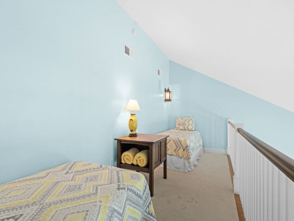 Beachfront Bliss on Pensacola Beach: Spacious 4-Bedroom Condo with Stunning Gulf Views