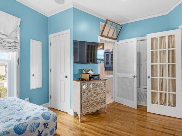 Beachfront Bliss on Pensacola Beach: Spacious 4-Bedroom Condo with Stunning Gulf Views