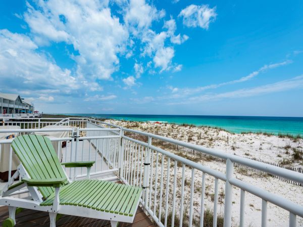Beachfront Bliss on Pensacola Beach: Spacious 4-Bedroom Condo with Stunning Gulf Views