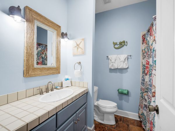 Beachfront Bliss on Pensacola Beach: Spacious 4-Bedroom Condo with Stunning Gulf Views