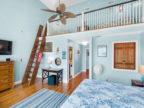Beachfront Bliss on Pensacola Beach: Spacious 4-Bedroom Condo with Stunning Gulf Views
