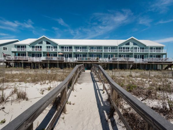 Beachfront Bliss on Pensacola Beach: Spacious 4-Bedroom Condo with Stunning Gulf Views