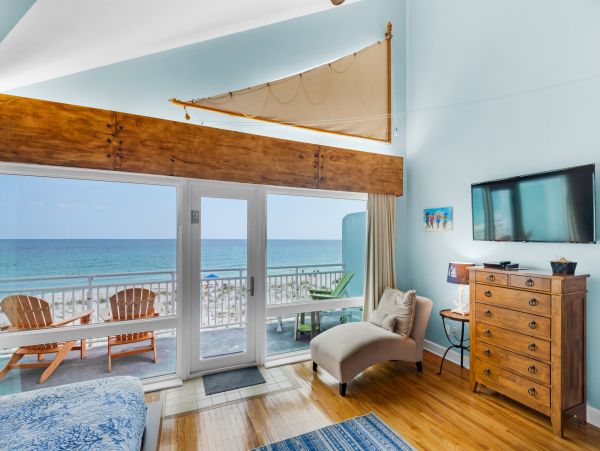 Beachfront Bliss on Pensacola Beach: Spacious 4-Bedroom Condo with Stunning Gulf Views