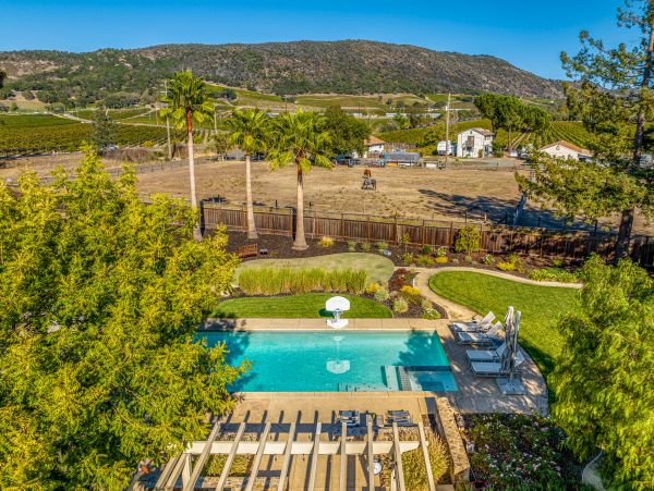 Spacious Four Bedroom Home with Private Pool & Spa