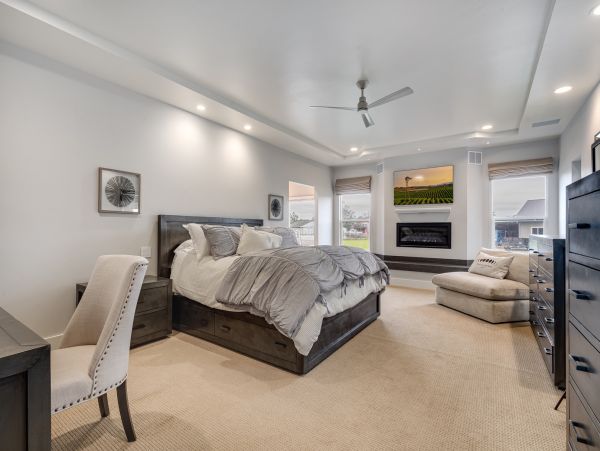 Spacious Four Bedroom Home with Private Pool & Spa