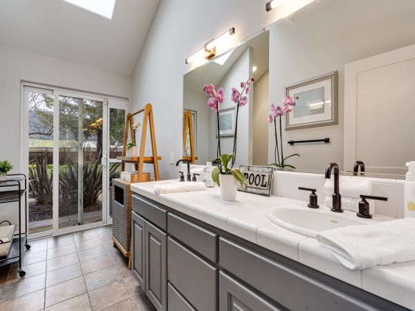 Spacious Four Bedroom Home with Private Pool & Spa