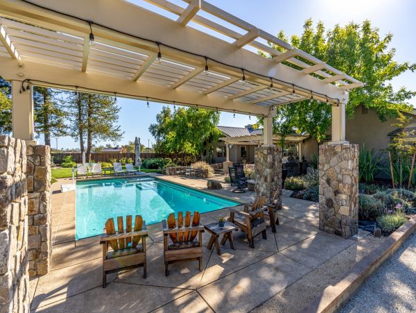 Spacious Four Bedroom Home with Private Pool & Spa