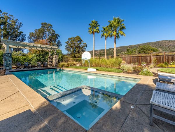 Spacious Four Bedroom Home with Private Pool & Spa
