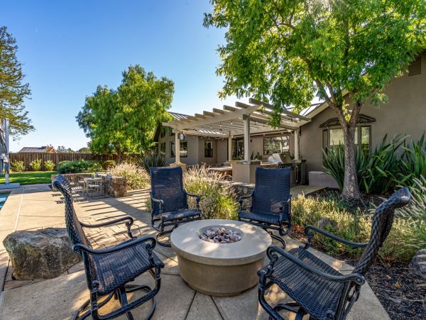 Spacious Four Bedroom Home with Private Pool & Spa
