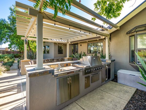 Spacious Four Bedroom Home with Private Pool & Spa