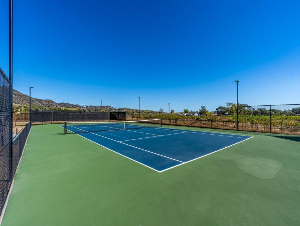 Spacious Four Bedroom Home with Private Pool & Spa