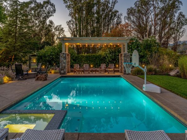 Spacious Four Bedroom Home with Private Pool & Spa