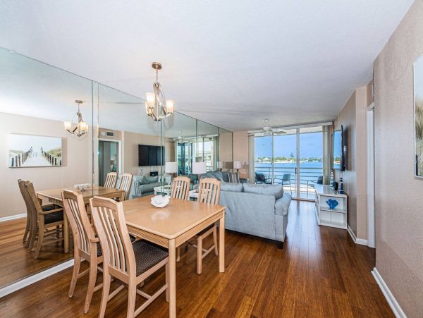 Isla Del Sol Two Bedroom Vacation Rental with Stunning Views