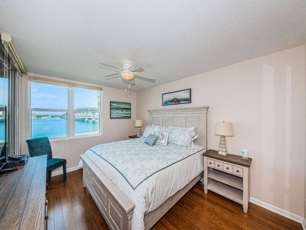 Isla Del Sol Two Bedroom Vacation Rental with Stunning Views