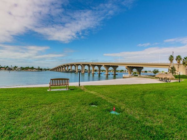 St. Petersburg Two Bedroom Luxury Vacation Condo