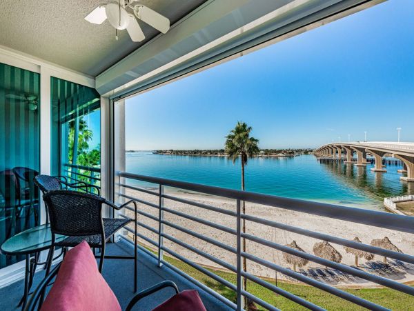 St. Petersburg Two Bedroom Luxury Vacation Condo