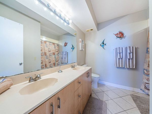 St. Petersburg Two Bedroom Luxury Vacation Condo