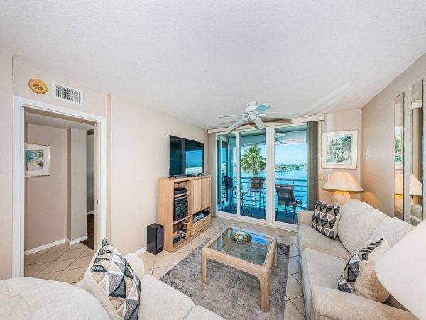St. Petersburg Two Bedroom Luxury Vacation Condo