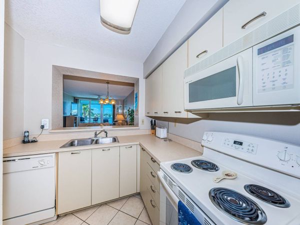 St. Petersburg Two Bedroom Luxury Vacation Condo