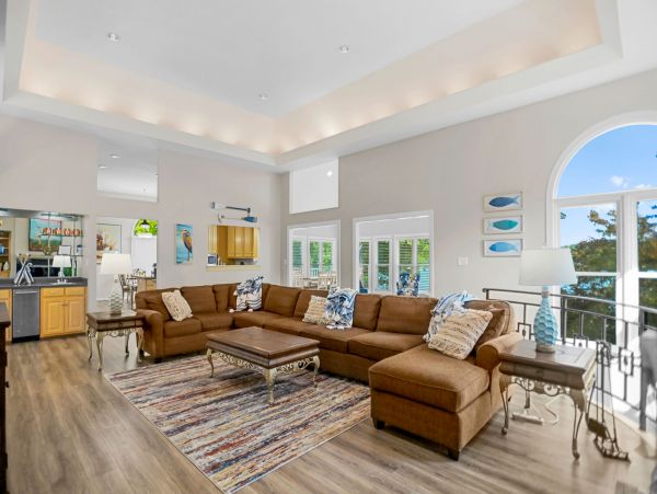 Waterfront Charming 4 Bedroom Vacation Home in Lake Norman