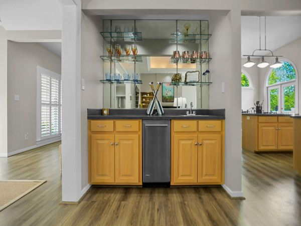 Waterfront Charming 4 Bedroom Vacation Home in Lake Norman