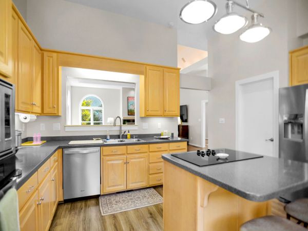 Waterfront Charming 4 Bedroom Vacation Home in Lake Norman