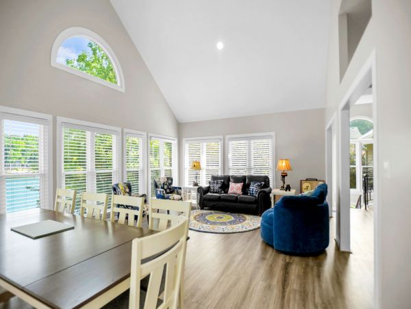 Waterfront Charming 4 Bedroom Vacation Home in Lake Norman