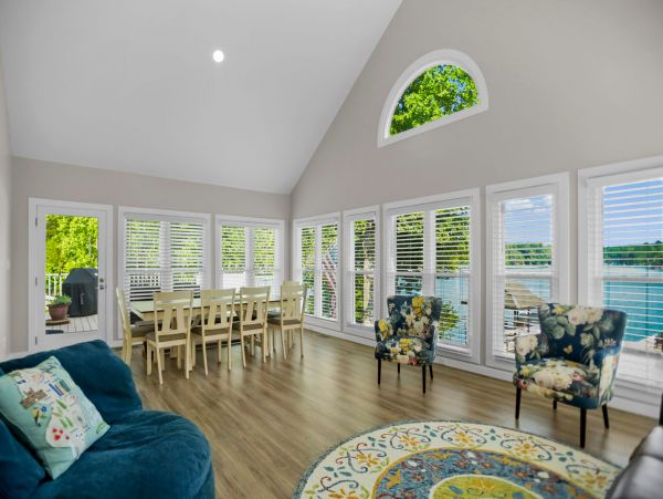 Waterfront Charming 4 Bedroom Vacation Home in Lake Norman