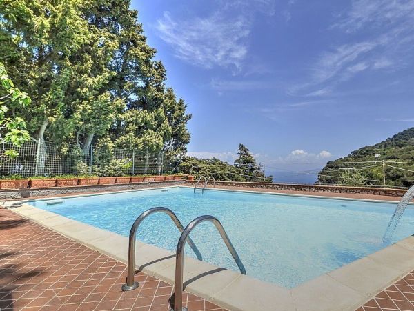 Stunning Vacation Villa in Capri with Amazing Views