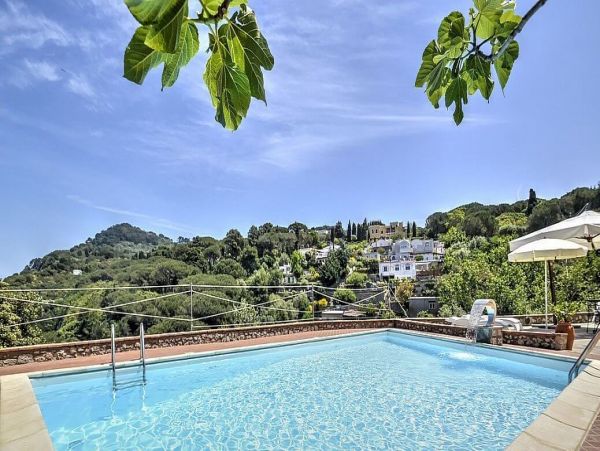 Stunning Vacation Villa in Capri with Amazing Views