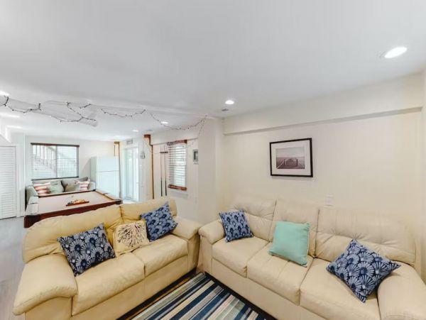 4 Bedroom Vacation Home in Virginia Beach Close to Beach
