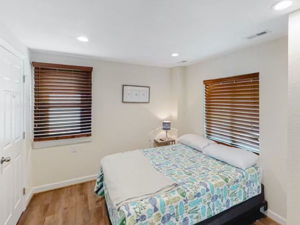 4 Bedroom Vacation Home in Virginia Beach Close to Beach