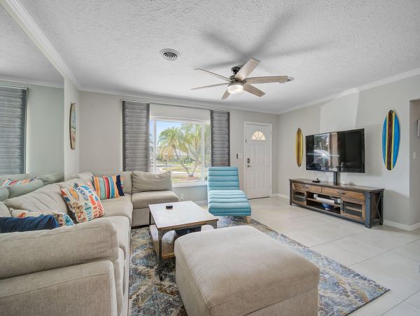 Four Bedroom Vacation Home in Sarasota with Private Pool