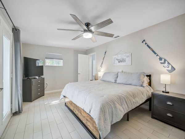 Four Bedroom Vacation Home in Sarasota with Private Pool