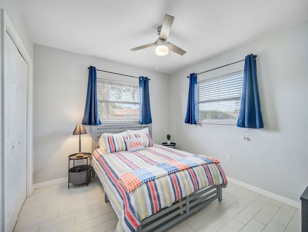 Four Bedroom Vacation Home in Sarasota with Private Pool