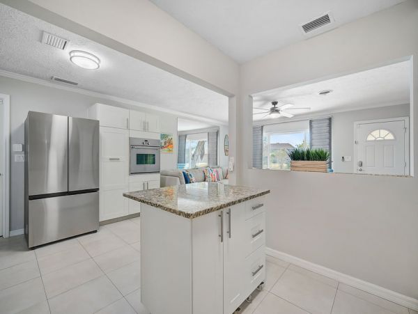 Four Bedroom Vacation Home in Sarasota with Private Pool