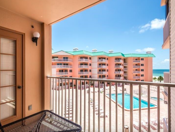 Beachside two Bedroom Condo