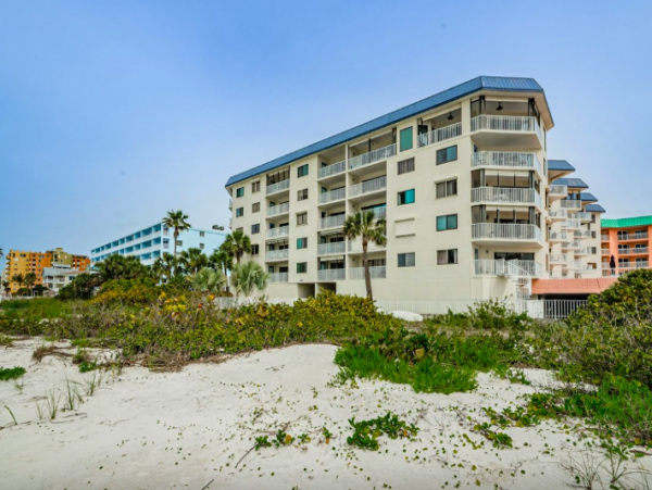 Beachside two Bedroom Condo