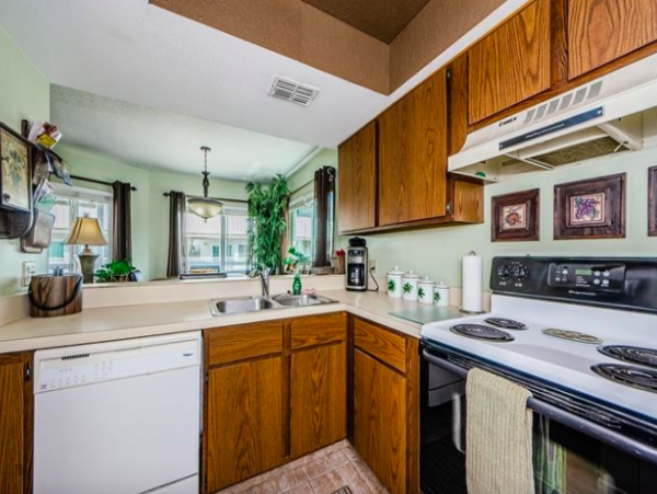 2 Bedroom- 2 bathroom Townhouse with direct beach access