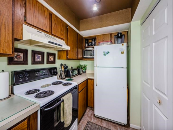 2 Bedroom- 2 bathroom Townhouse with direct beach access