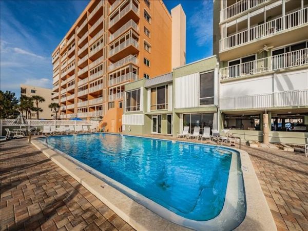 Beachfront Condo w/ 3 Bedroom in Indian Shores