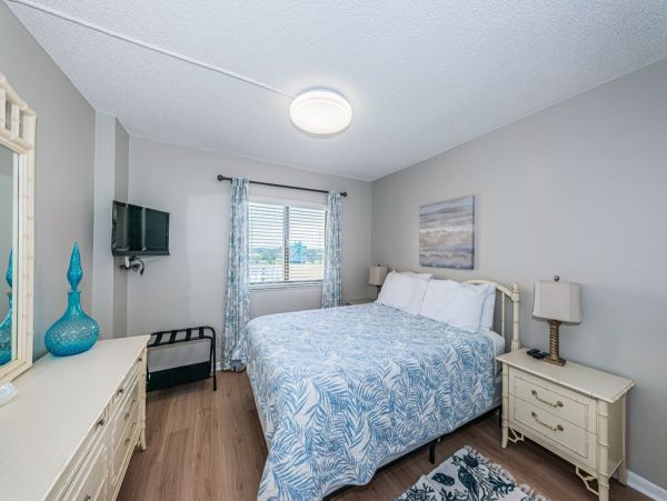 Indian Shores Beachfront Condo Views of the Gulf of Mexico
